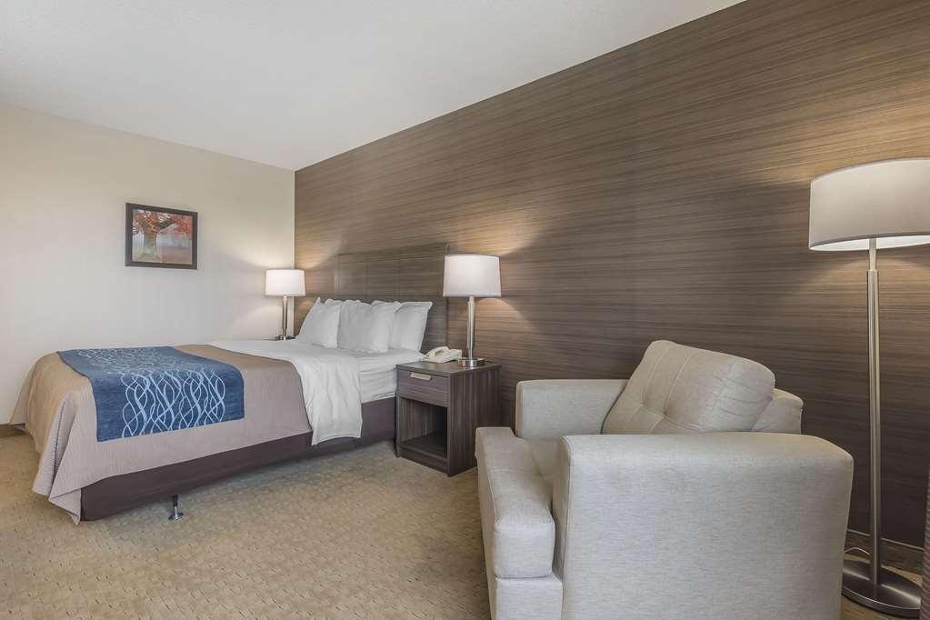 Comfort Inn Levis Room photo